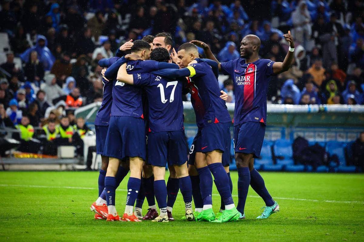 巴黎圣日耳曼遭遇惨败,震惊全场 巴黎圣日耳曼遭遇惨败,震惊全场