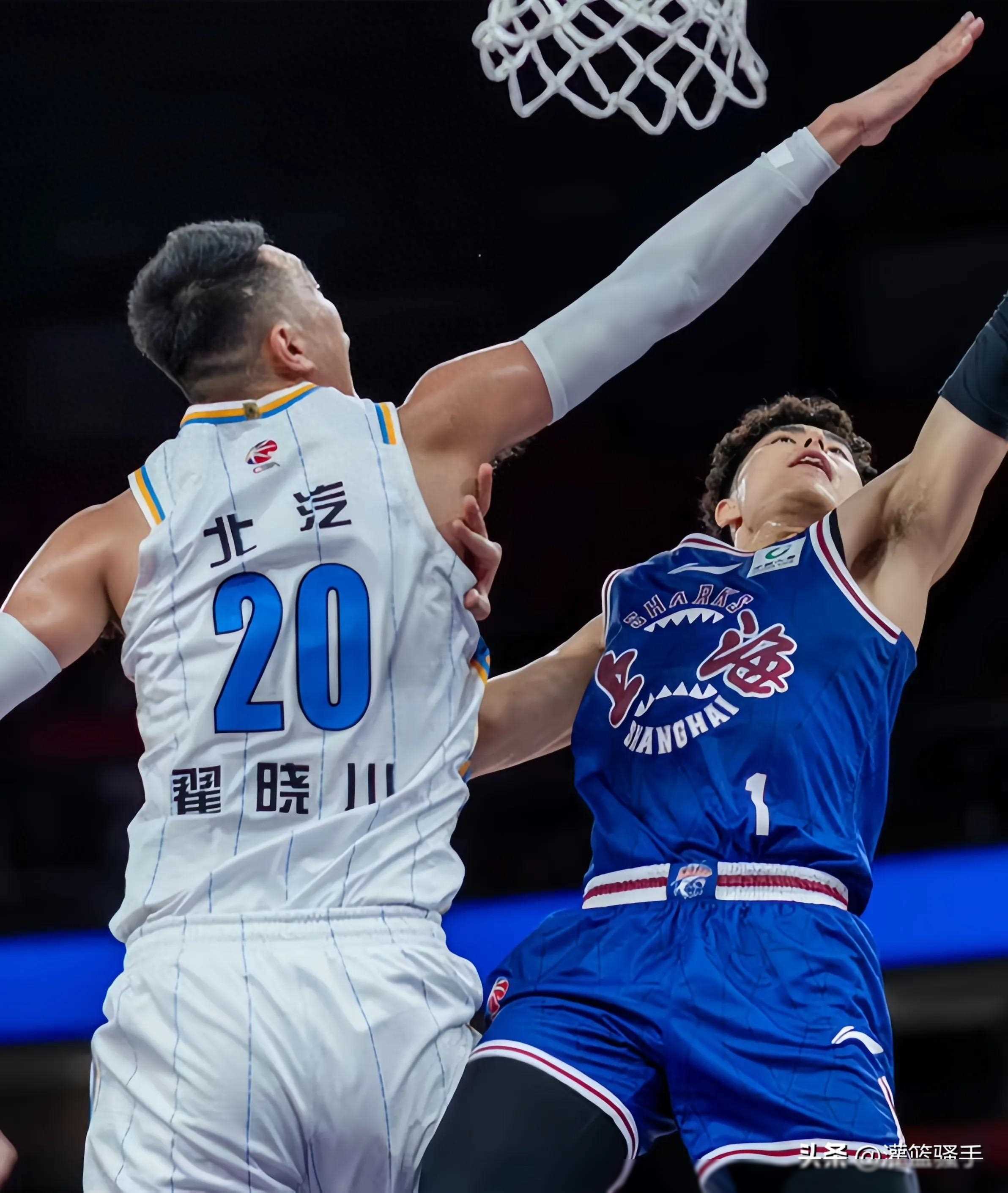 篮球联赛进入紧张阶段,球队备战季后赛 篮球联赛进入紧张阶段,球队备战季后赛