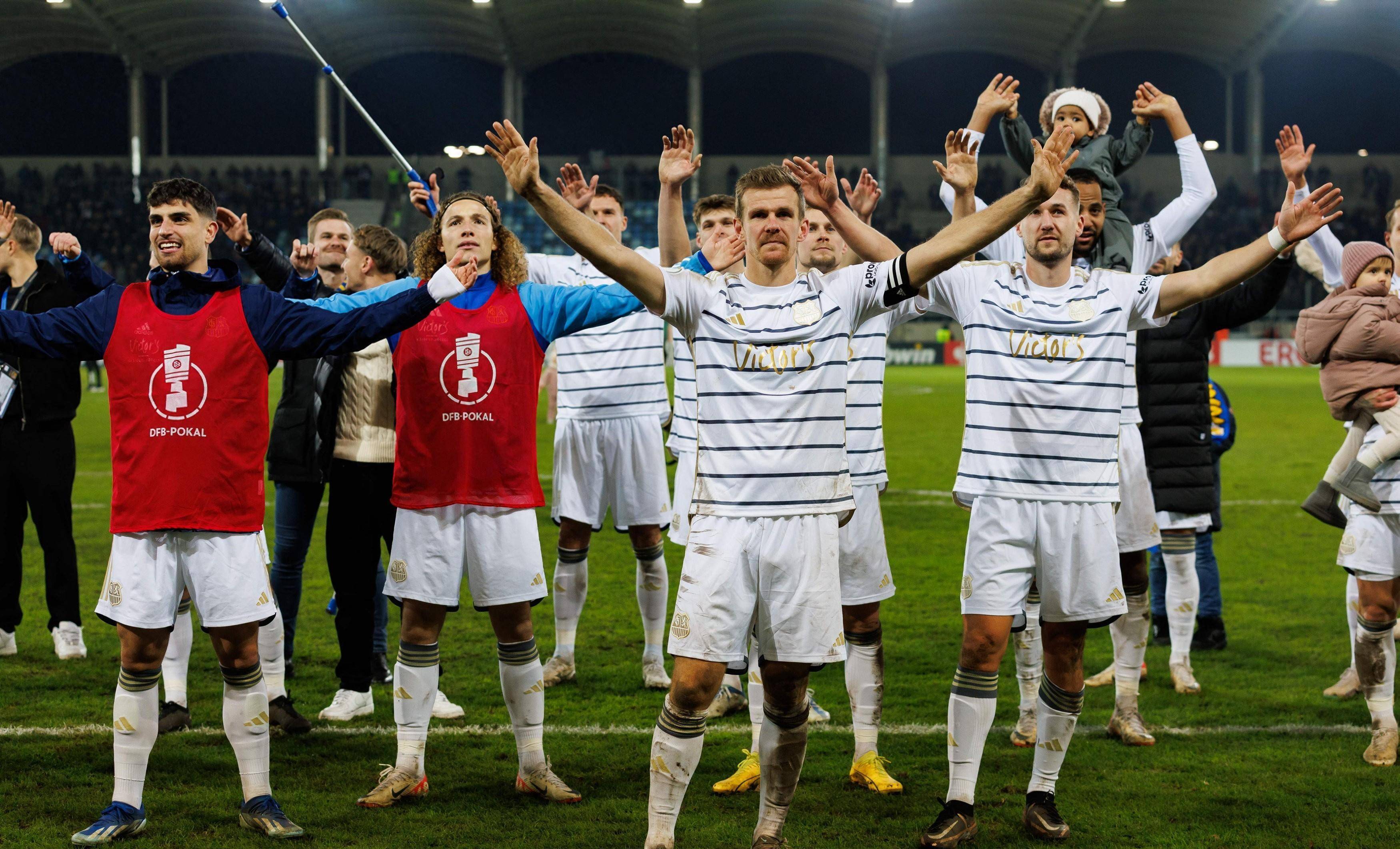 法兰克福新援适应迅速,助球队保持领先 法兰克福新援适应迅速,助球队保持领先