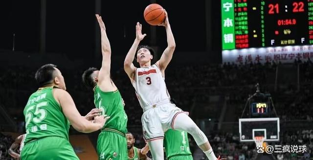 星空体育官方网站-重庆男篮主场连胜,士气高涨