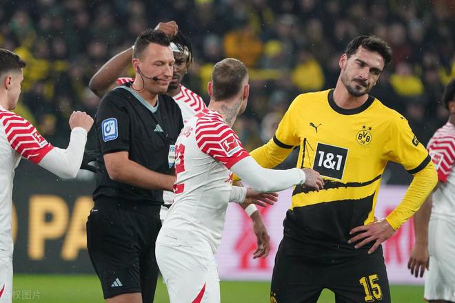 星空体育官网入口-多特蒙德客场不敌,遭遇连败