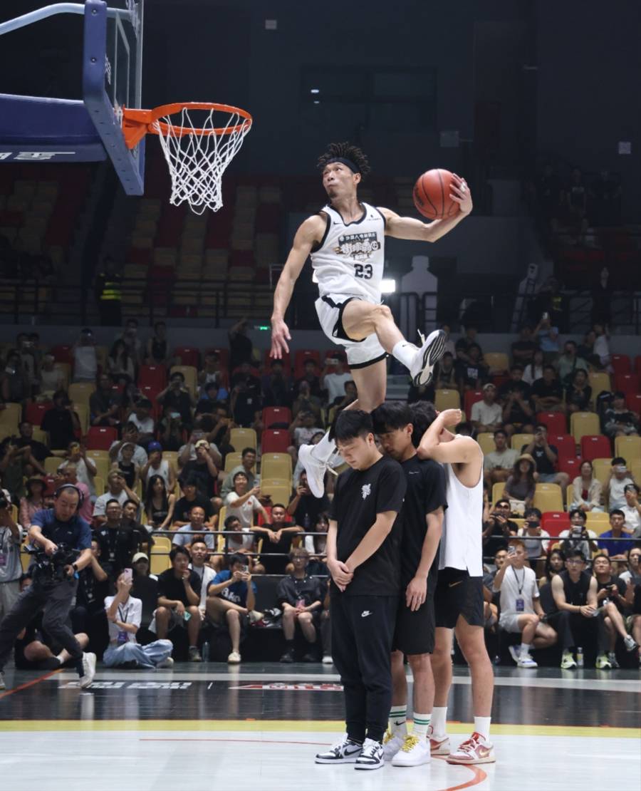 中国男子篮球联赛的高光时刻 中国男子篮球联赛的高光时刻