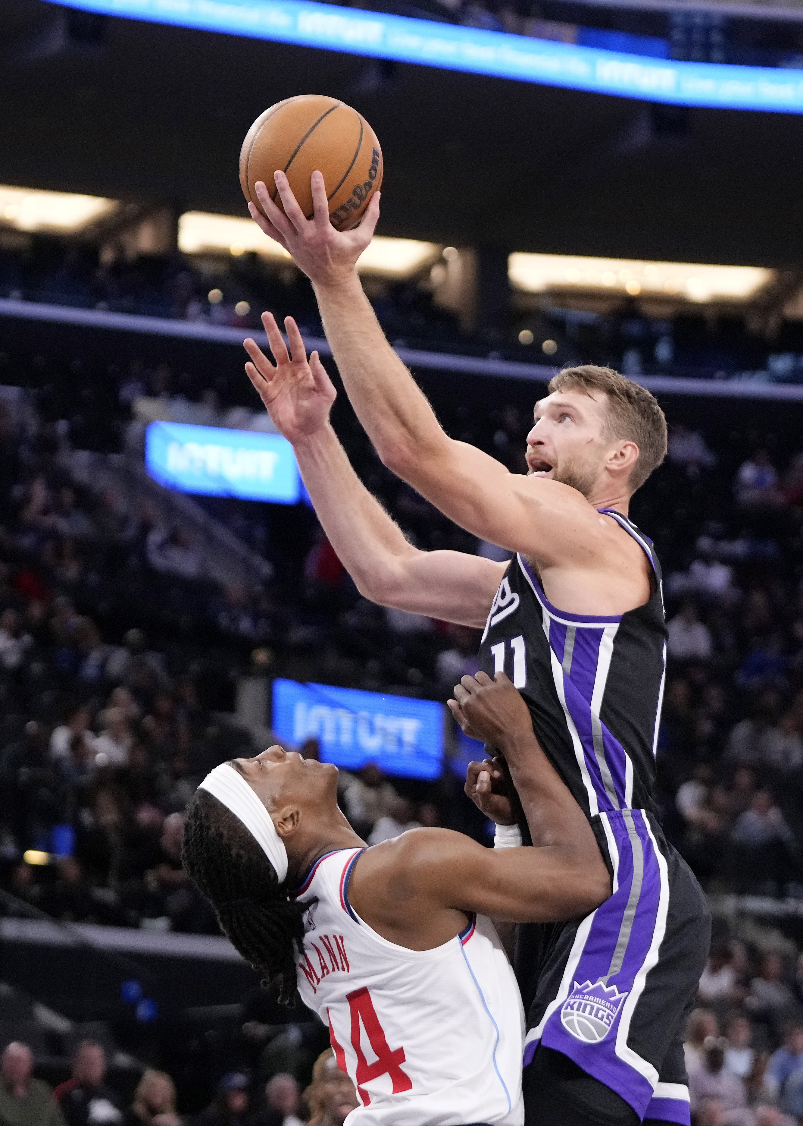 快船险胜雷霆,领先一场晋级 快船险胜雷霆,领先一场晋级