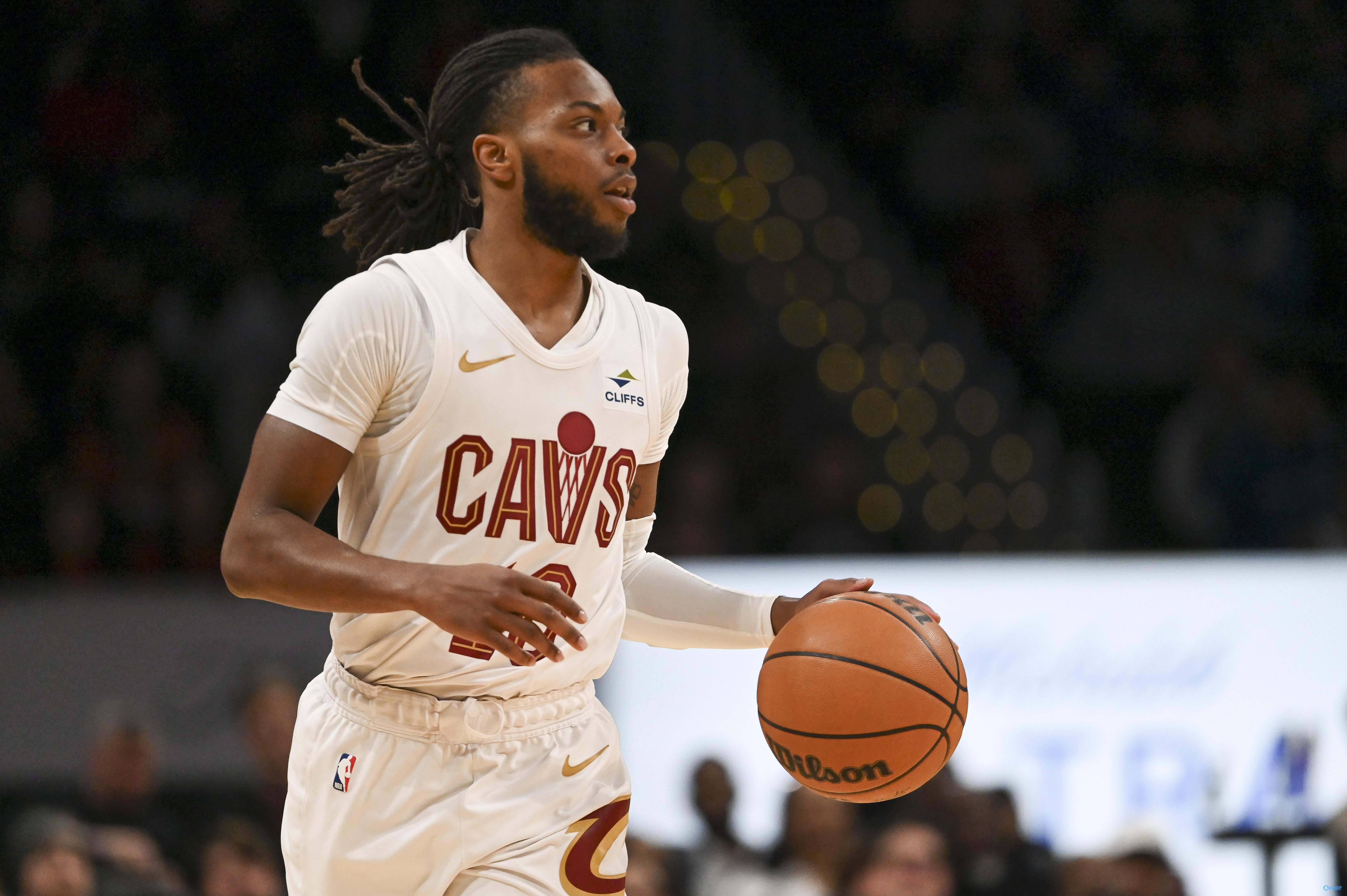 新秀登场砍下三双,尼克斯大胜活塞 新秀登场砍下三双,尼克斯大胜活塞