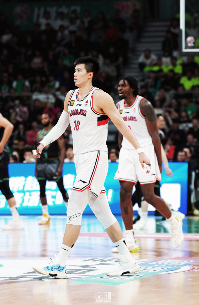 球员伤愈归队,为CBA赛季添新看点 球员伤愈归队,为CBA赛季添新看点