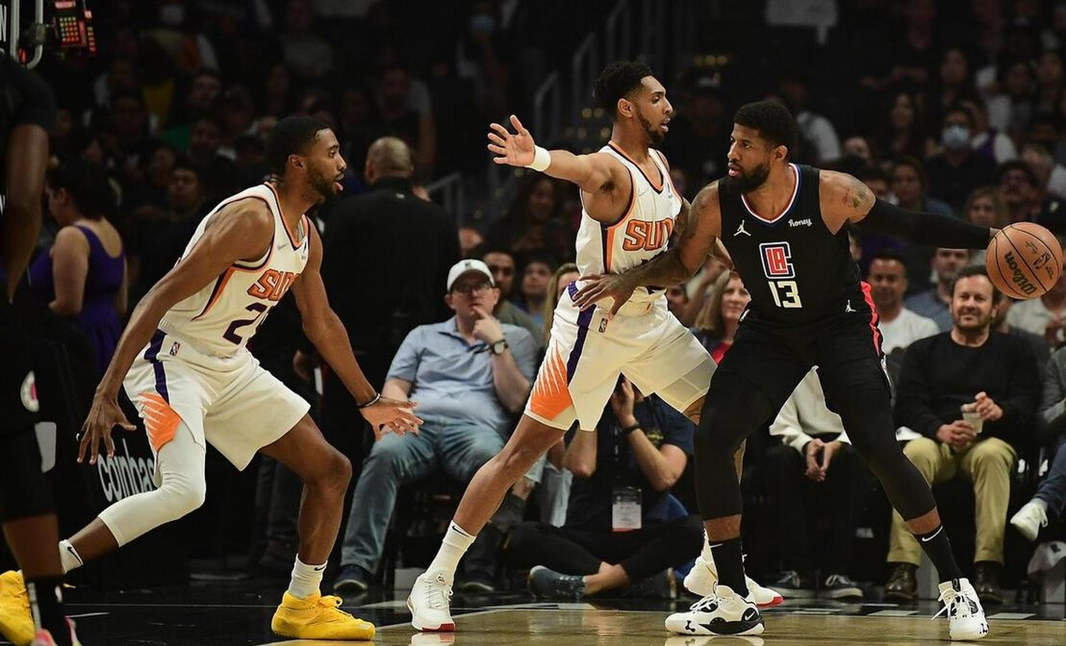 NBA总决赛掀起激烈争夺,球队尽显实力 NBA总决赛掀起激烈争夺,球队尽显实力