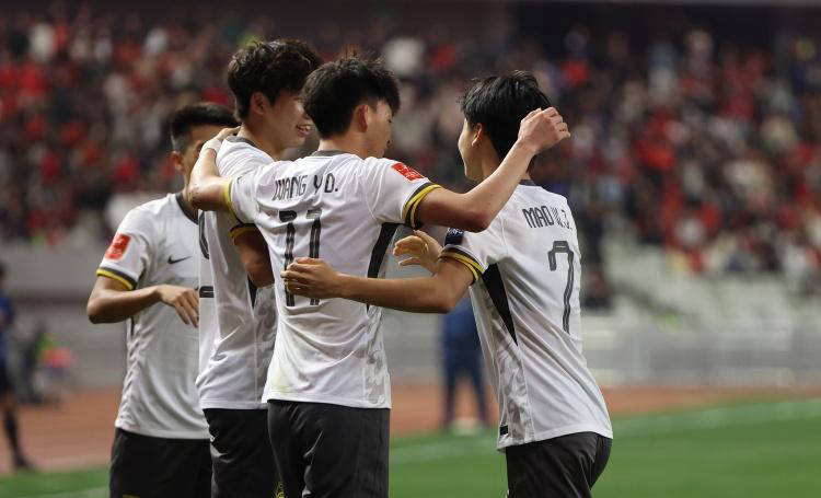 国内足球俱乐部在亚洲比赛中崭露头角 国内足球俱乐部在亚洲比赛中崭露头角