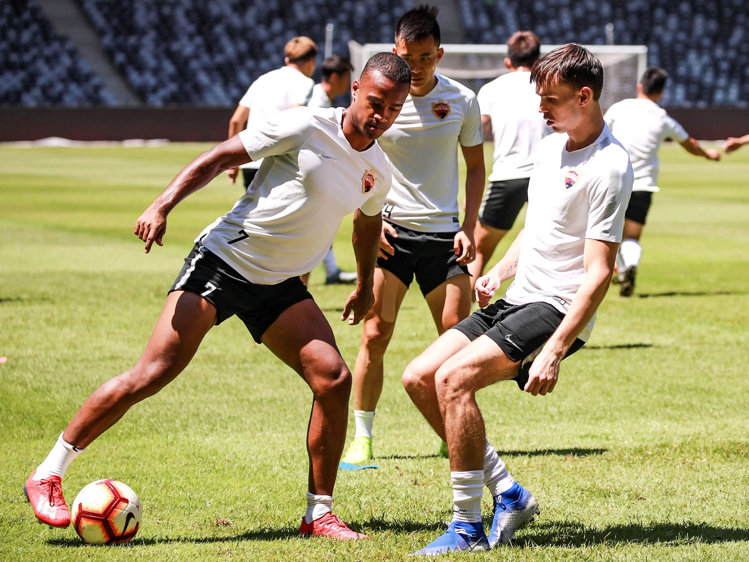 重庆队欲翻盘,连胜之路任重道远 重庆队欲翻盘,连胜之路任重道远