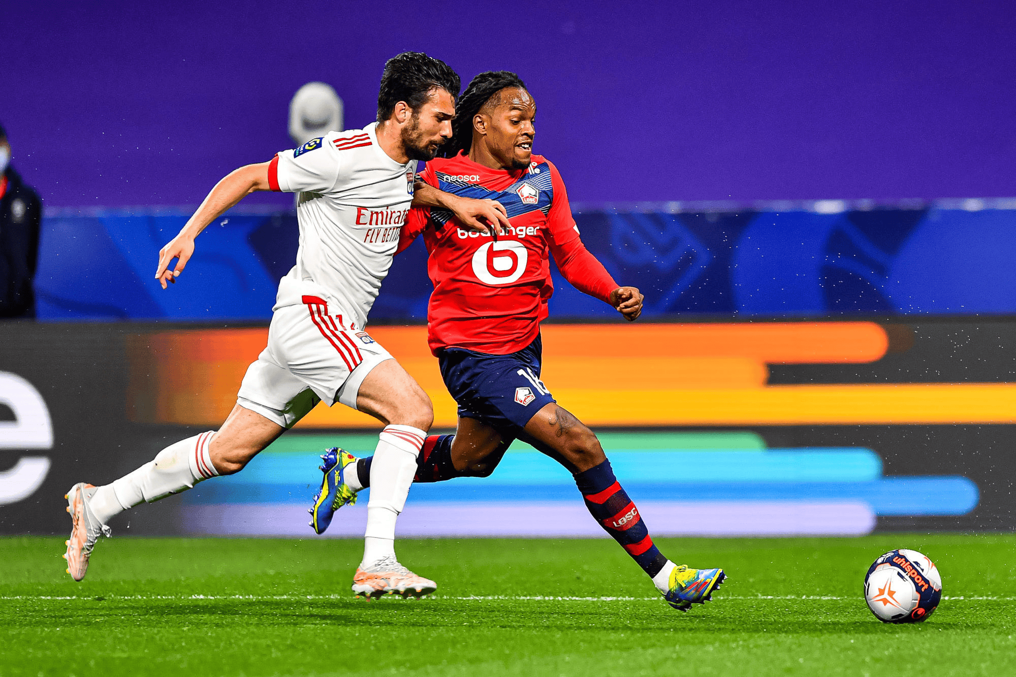 里昂主场2比1险胜斯特拉斯堡,取得三分 里昂主场2比1险胜斯特拉斯堡,取得三分