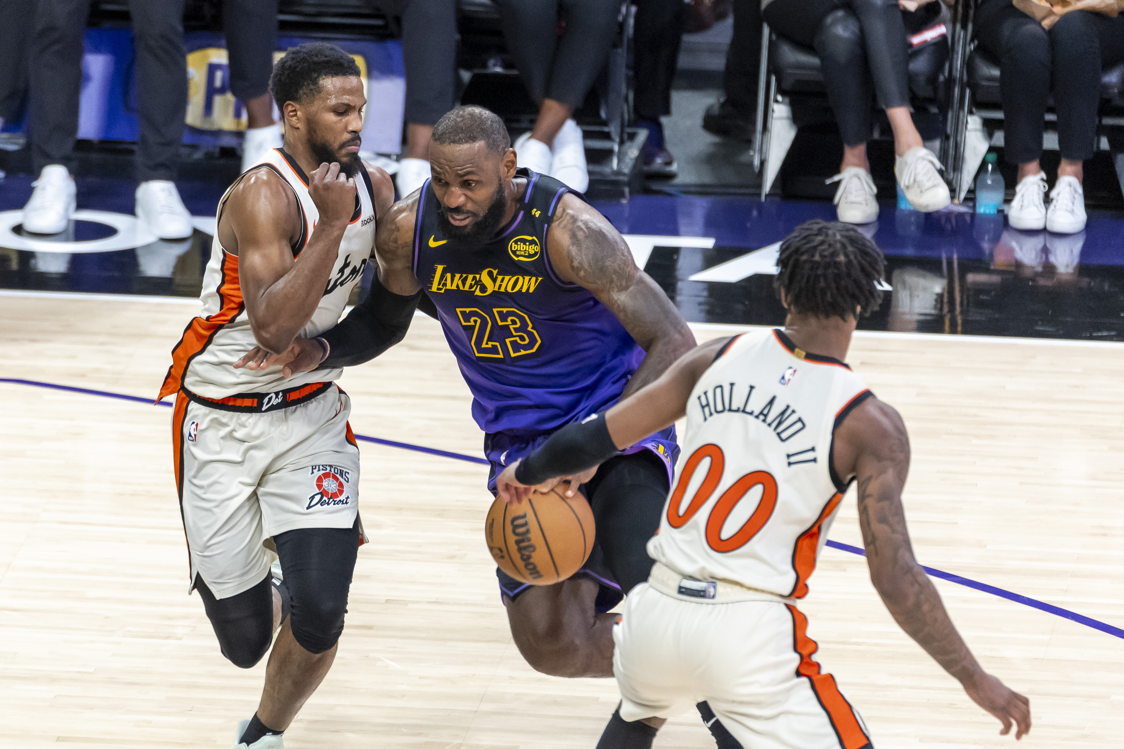 美国职业篮球赛进入决赛阶段,激烈角逐即将展开 美国职业篮球赛进入决赛阶段,激烈角逐即将展开