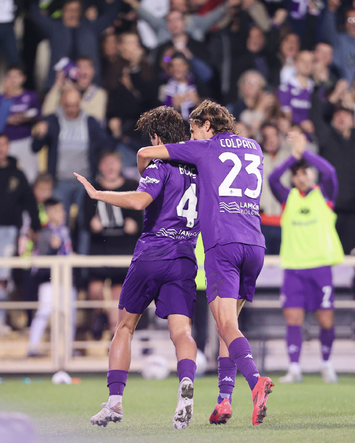 直布罗陀队在主场比赛中全力以赴,最终取得胜利 直布罗陀队在主场比赛中全力以赴,最终取得胜利