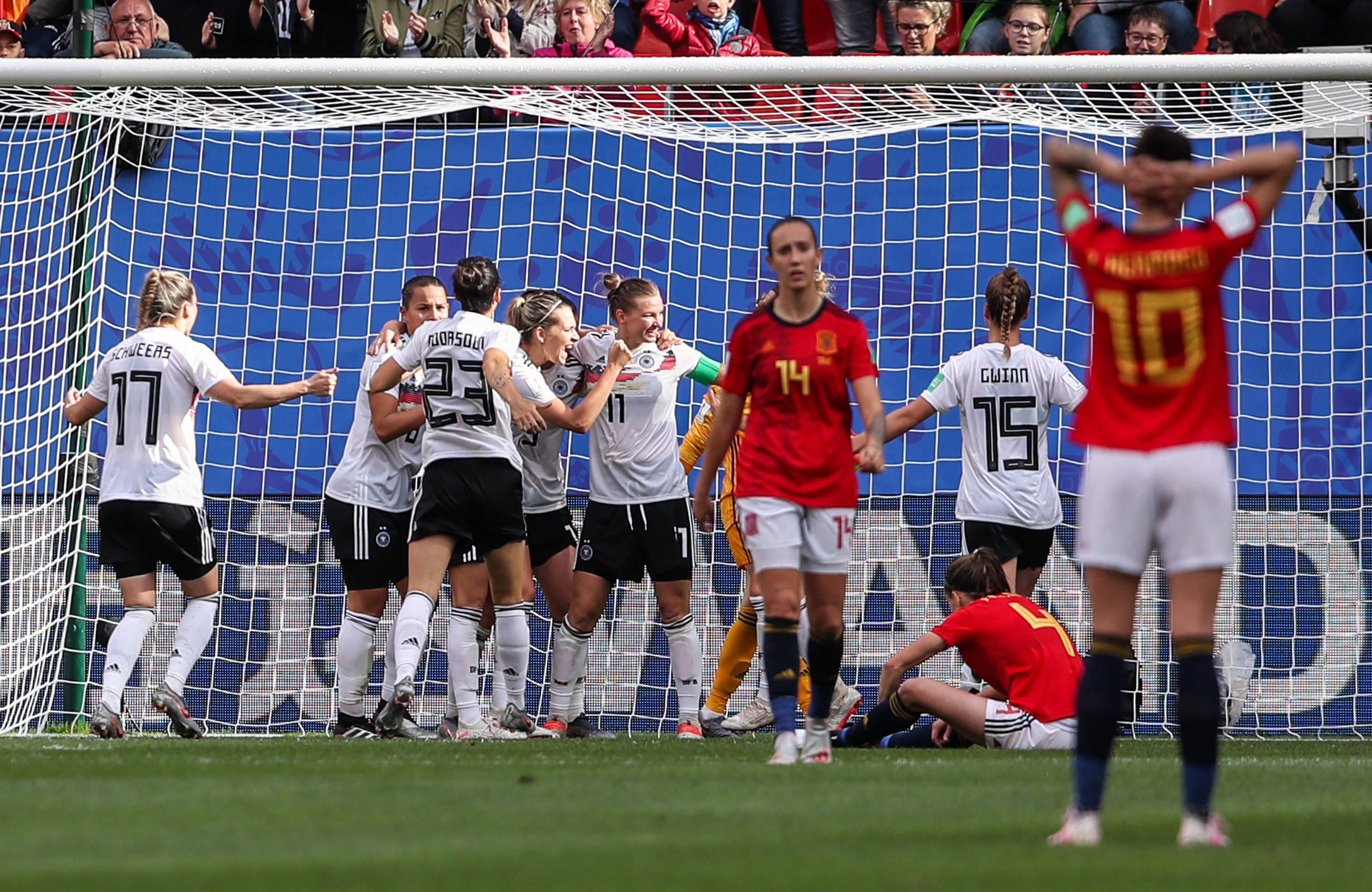 德国队面对强劲对手,全力备战 德国队面对强劲对手,全力备战