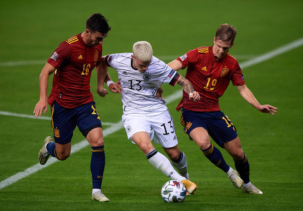 欧洲国家之间的激烈对决,让人期待不已 欧洲国家之间的激烈对决,让人期待不已