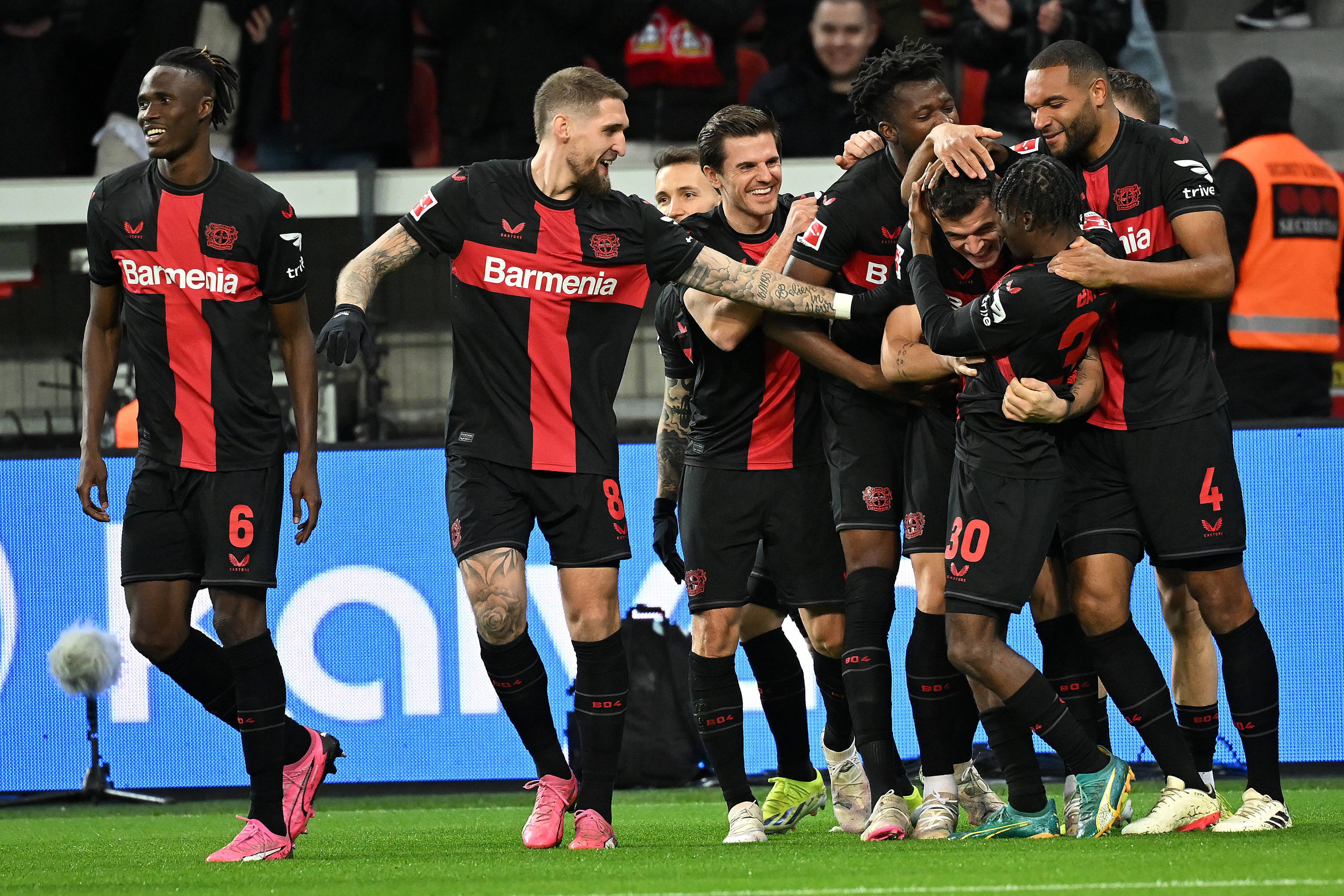 法兰克福战胜对手,稳坐德甲前六席 法兰克福战胜对手,稳坐德甲前六席