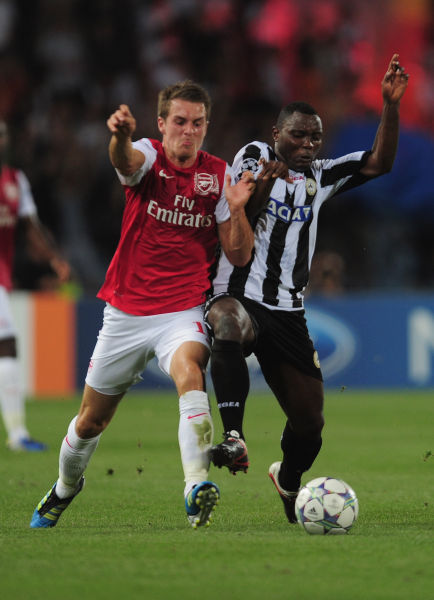 冠军争夺战引发激烈对抗,胜负难料 冠军争夺战引发激烈对抗,胜负难料