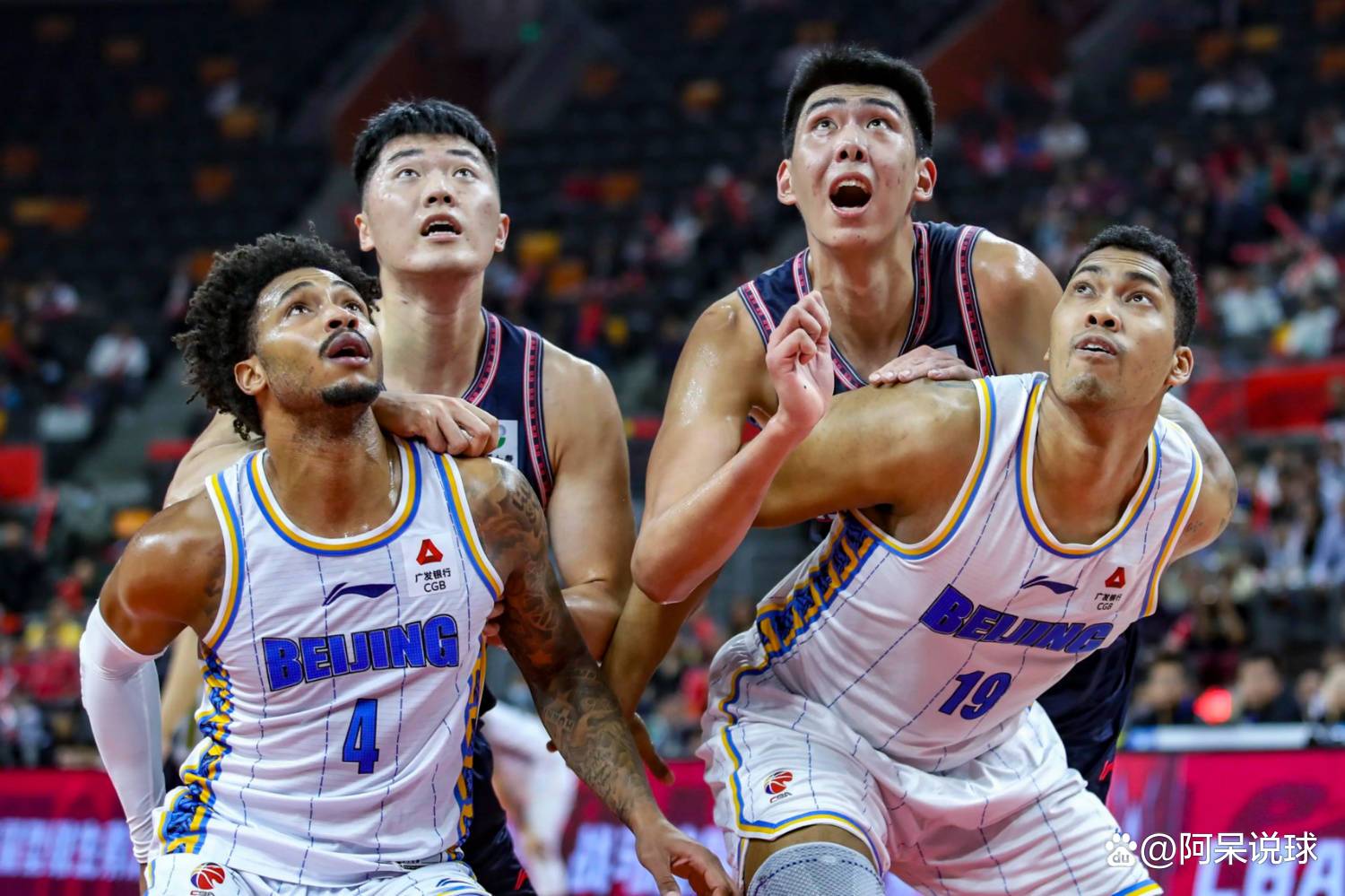 江苏苏宁主场不敌河南建业,遭遇三连败 江苏苏宁主场不敌河南建业,遭遇三连败