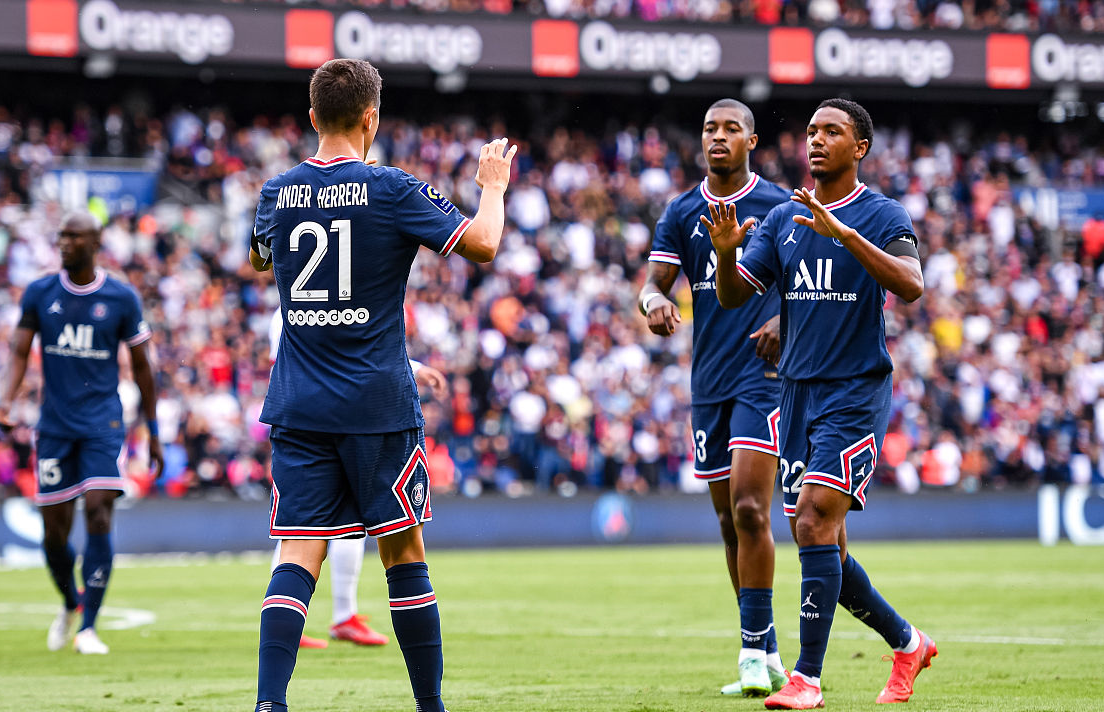 格拉纳达门将连续三场零封,被誉为最佳守门员 格拉纳达门将连续三场零封,被誉为最佳守门员