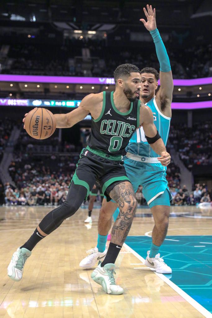 绿衫军逆转落后,凯尔特人赢得总决赛第三场比赛 绿衫军逆转落后,凯尔特人赢得总决赛第三场比赛