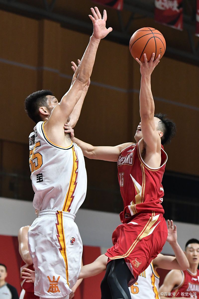 角逐如火如荼,球队实力展现暴露无遗,谁将登顶? 角逐如火如荼,球队实力展现暴露无遗,谁将登顶?