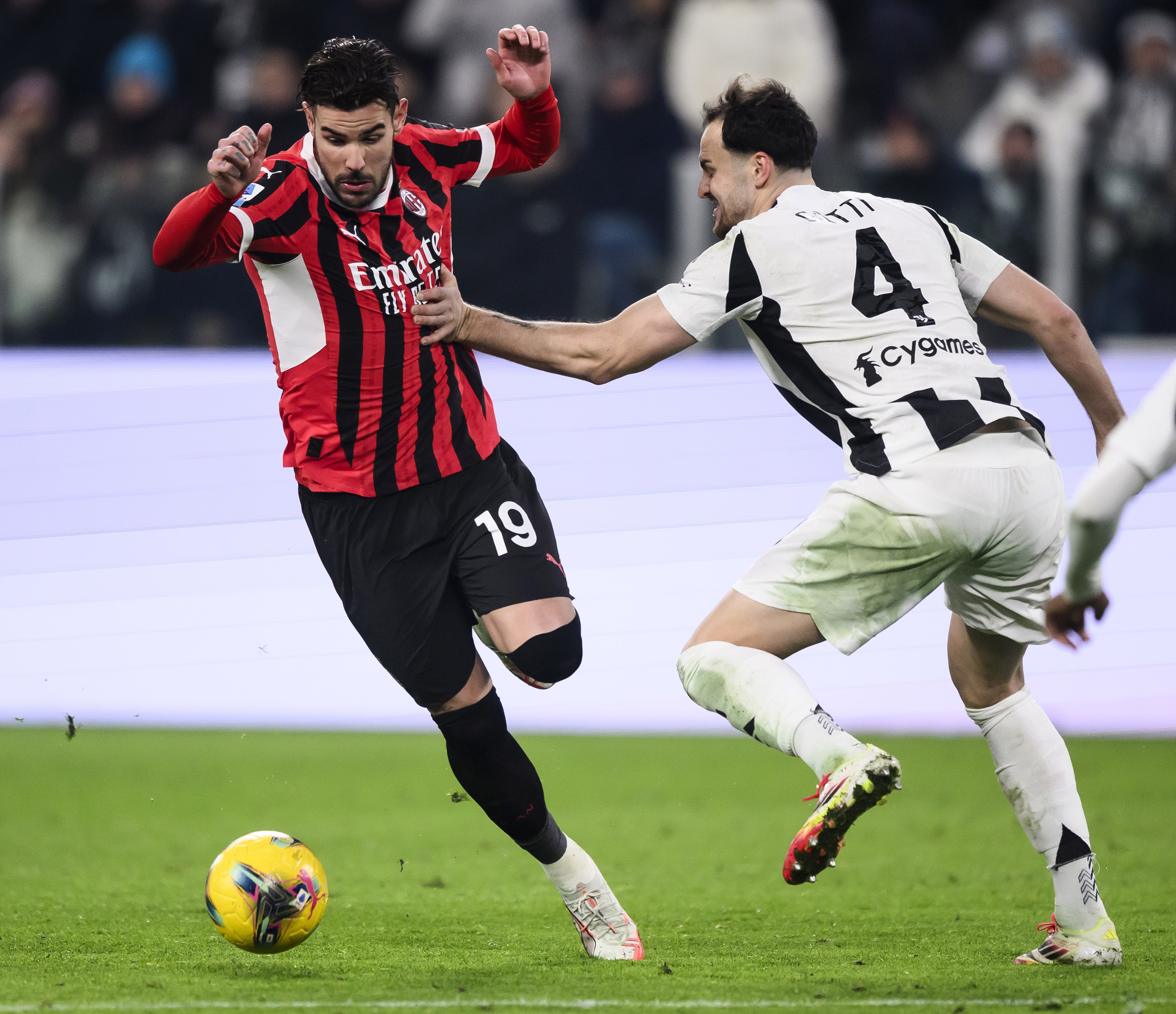 尤文图斯惨败米兰,连续三轮不胜 尤文图斯惨败米兰,连续三轮不胜