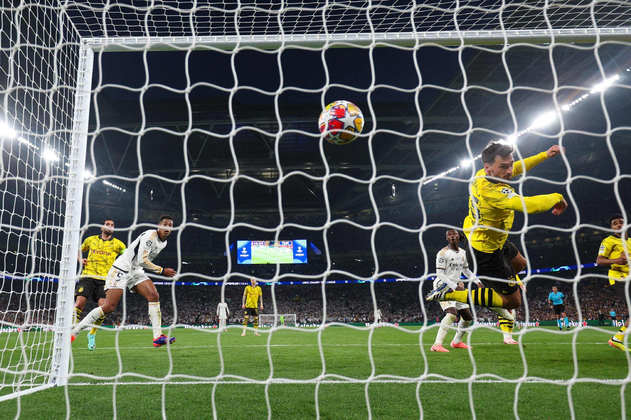 皇马大胜多特蒙德,欧冠赛场豪门展现决胜实力 皇马大胜多特蒙德,欧冠赛场豪门展现决胜实力