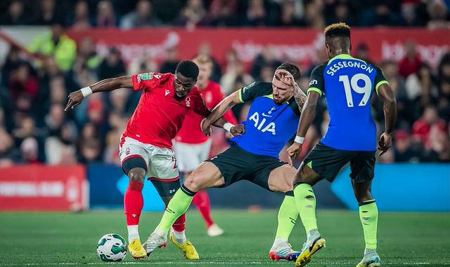 热刺连战不胜,卫冕欧冠前景堪忧 热刺连战不胜,卫冕欧冠前景堪忧