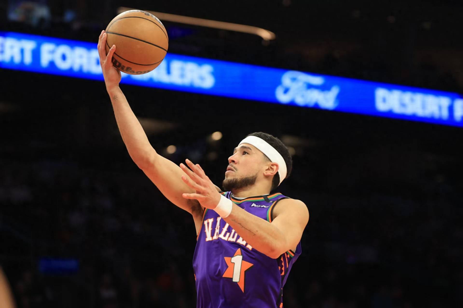 猛龙队全力拼搏,以微弱优势战胜对手 猛龙队全力拼搏,以微弱优势战胜对手