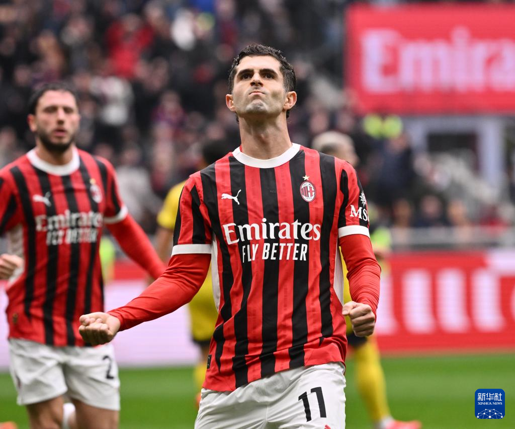 星空体育官方网站-AC米兰客场战胜帕尔马,继续领跑积分榜