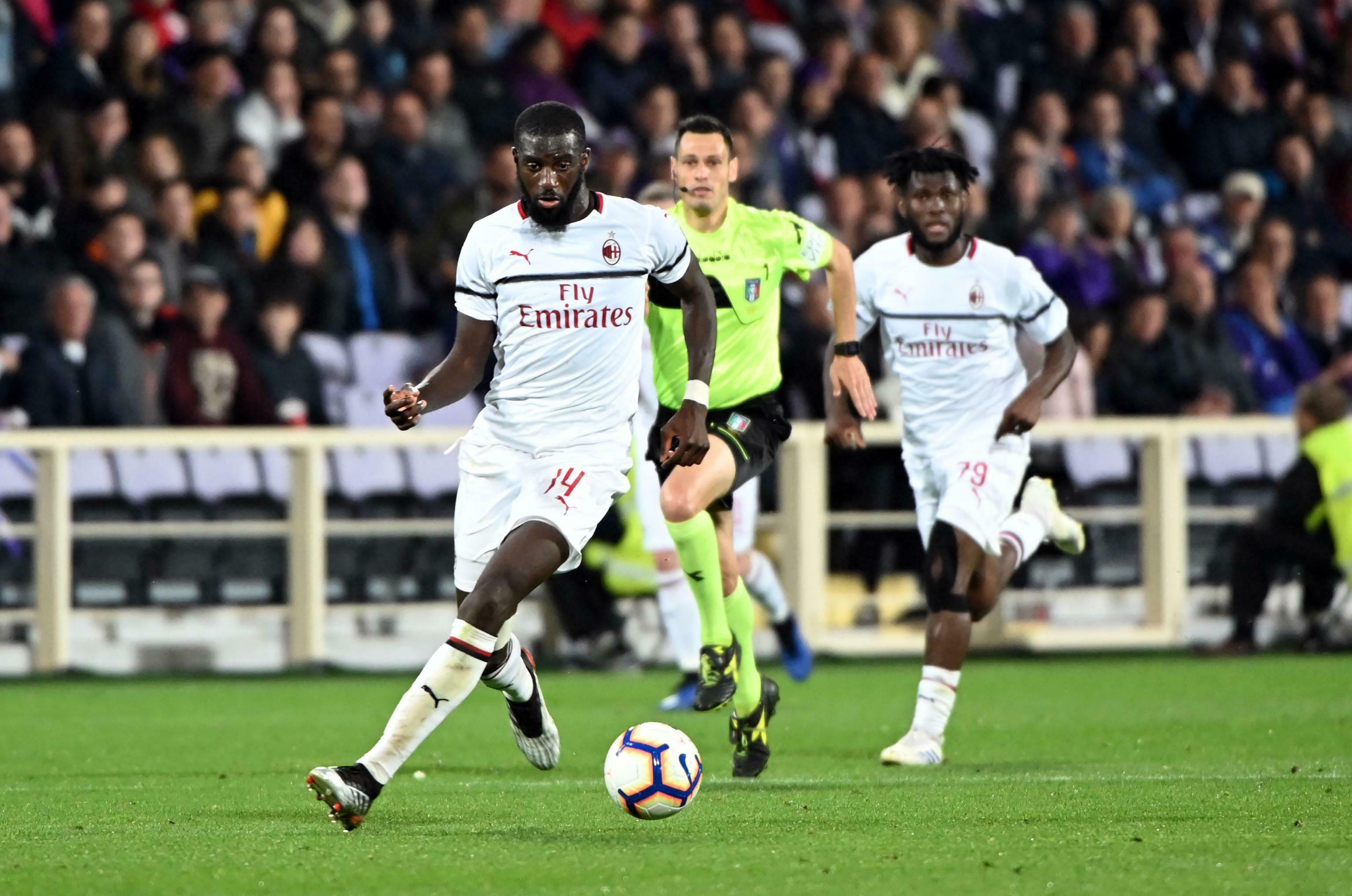 AC米兰中场巴卡约科因伤休战数周 AC米兰中场巴卡约科因伤休战数周