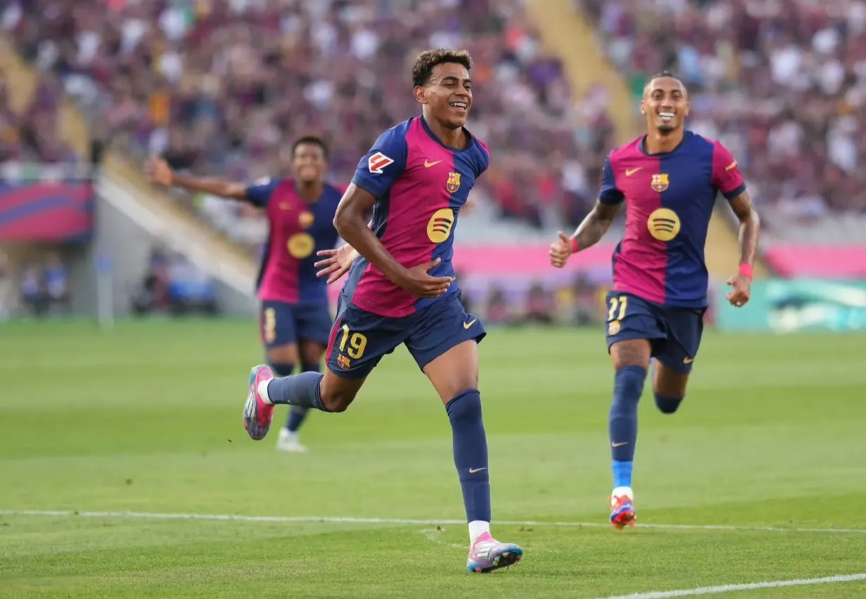 非洲豪强展现出色表现,赛场上万众瞩目 非洲豪强展现出色表现,赛场上万众瞩目