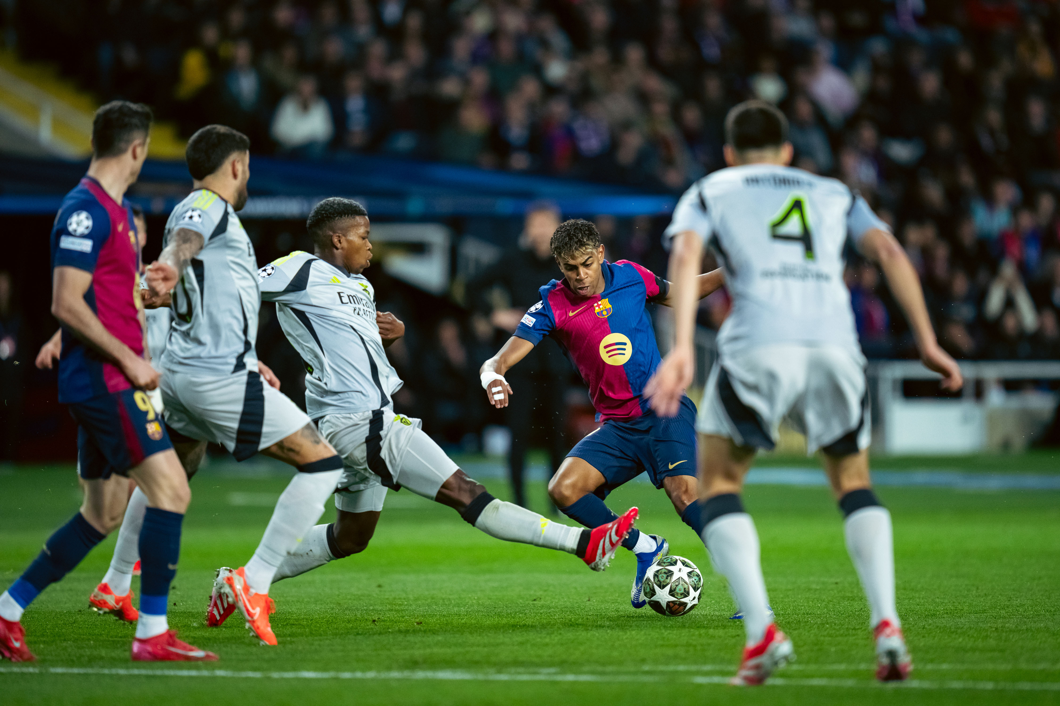 欧洲顶级足球联赛激情开赛,实力雄厚球队抢眼 欧洲顶级足球联赛激情开赛,实力雄厚球队抢眼