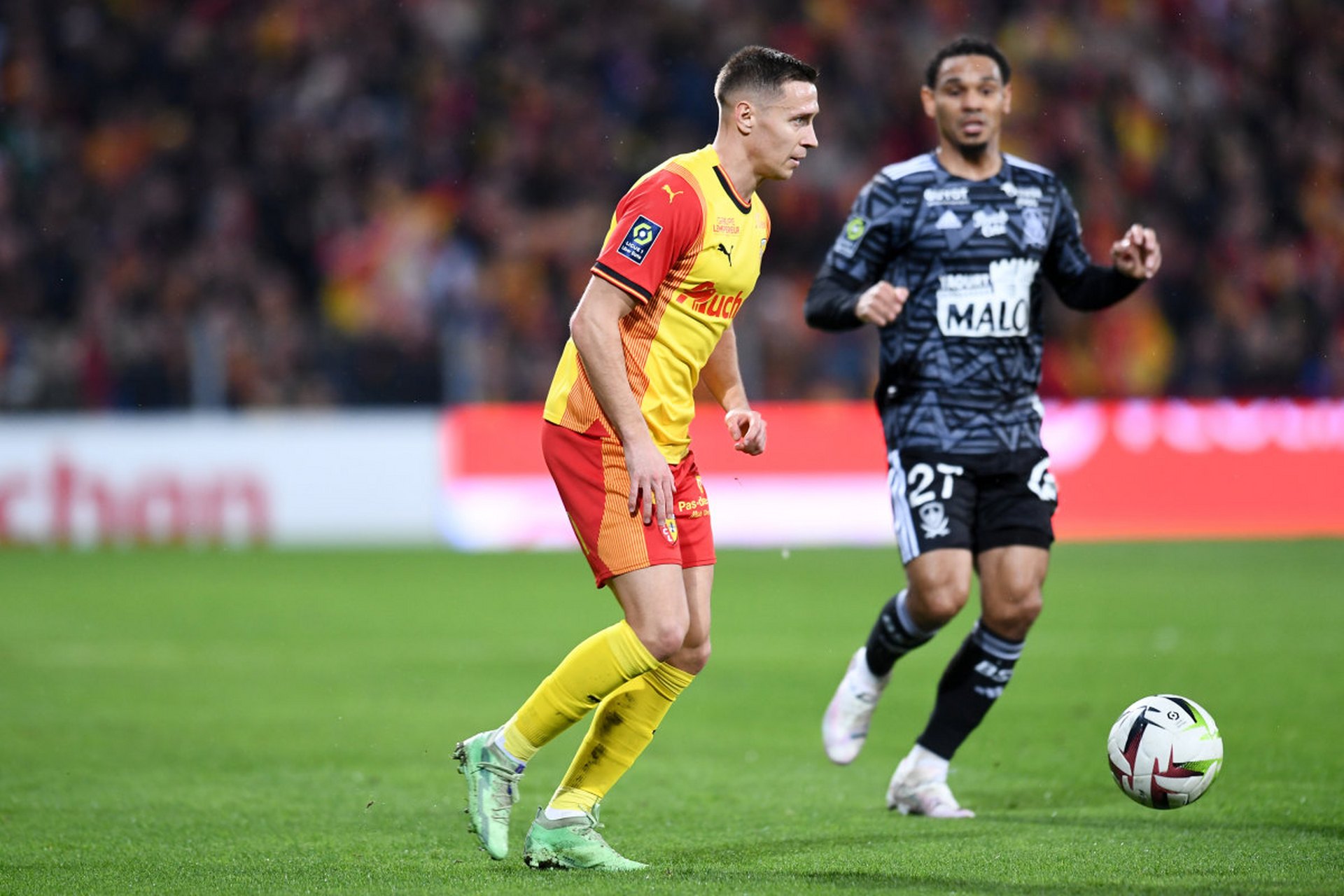 尼斯战绩起伏,球队形势不明 尼斯战绩起伏,球队形势不明