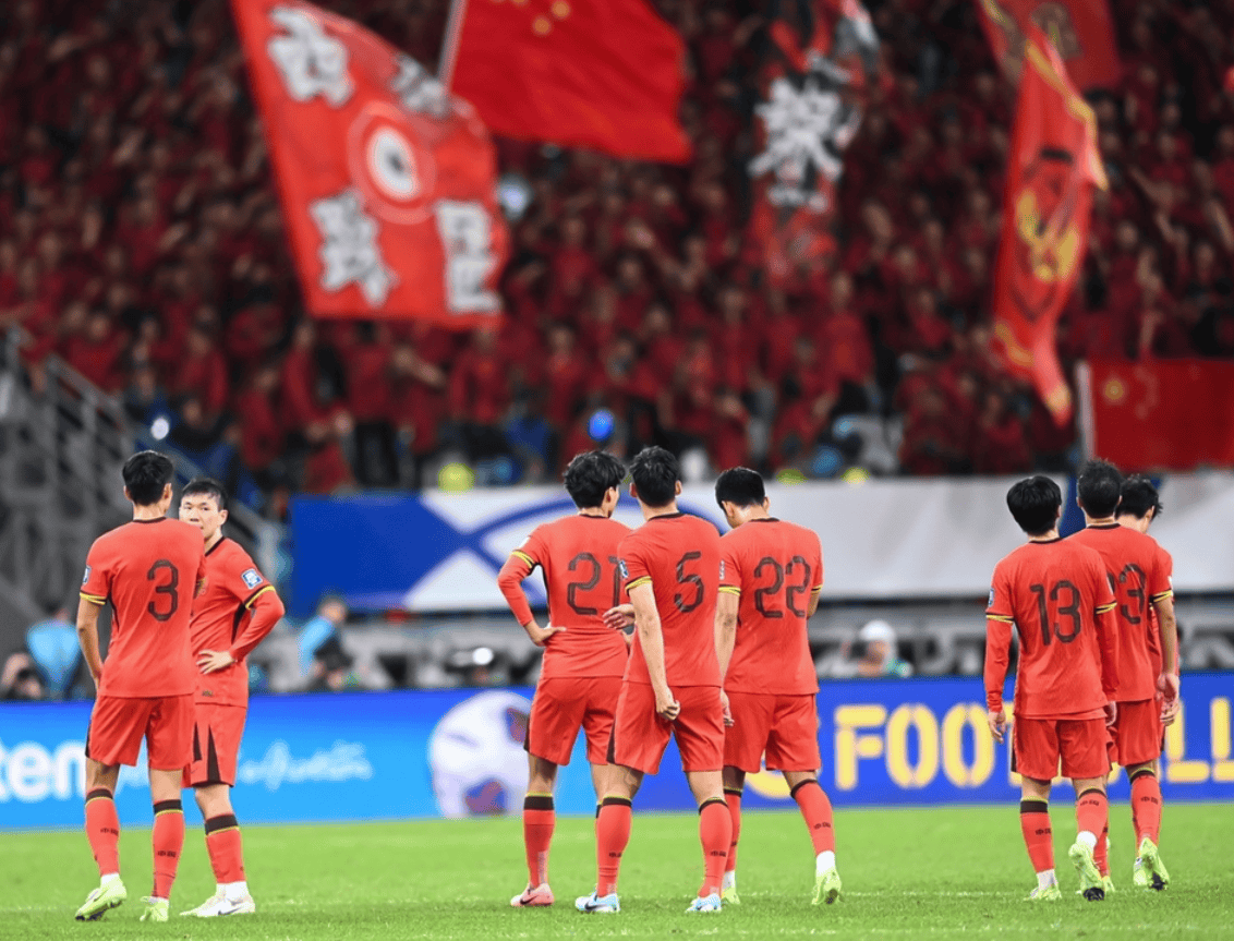 奴瓦卢在比赛中凭借头球攻破对方大门 奴瓦卢在比赛中凭借头球攻破对方大门