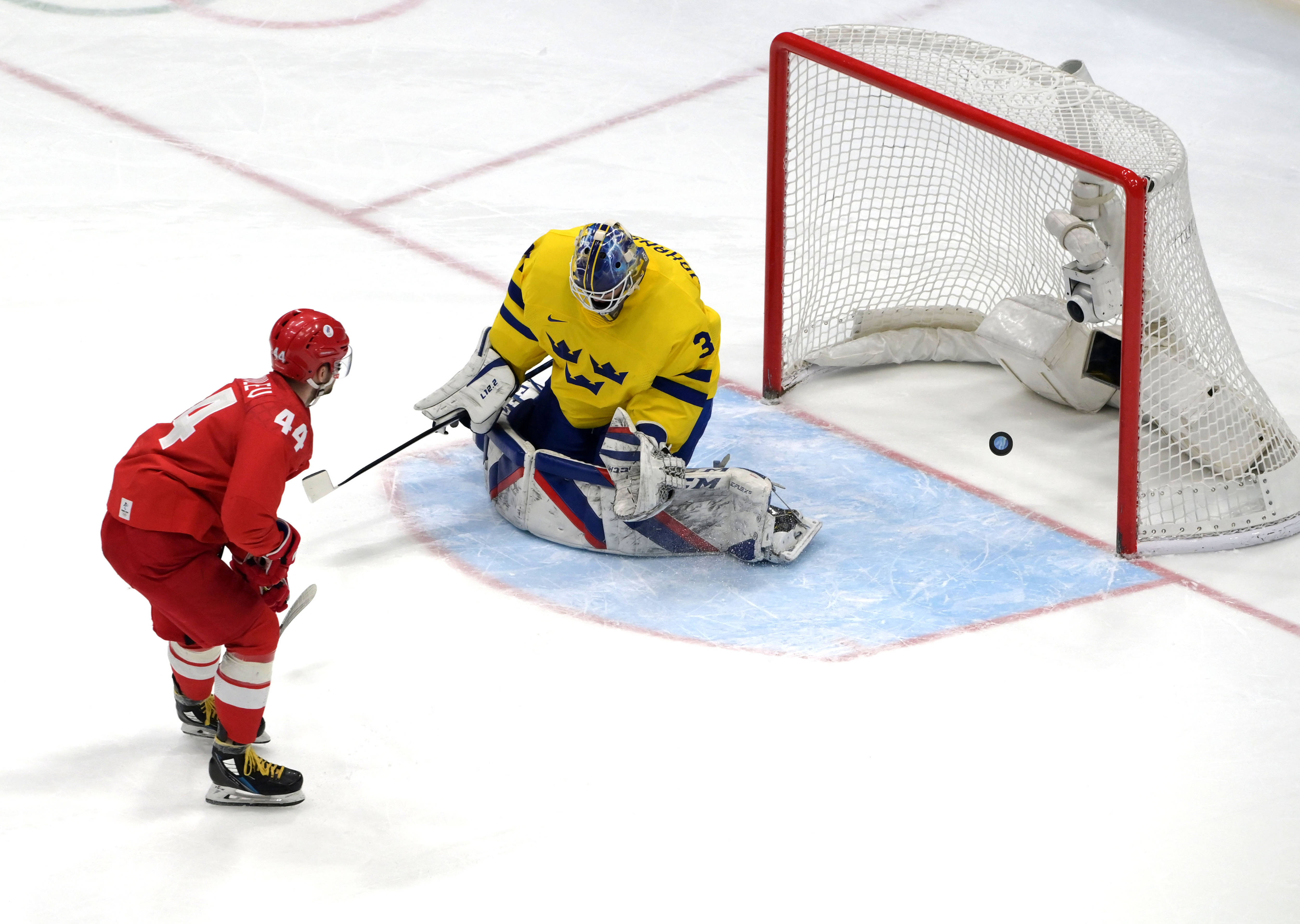 瑞典队在与俄罗斯队的比赛中相持不下 瑞典队在与俄罗斯队的比赛中相持不下