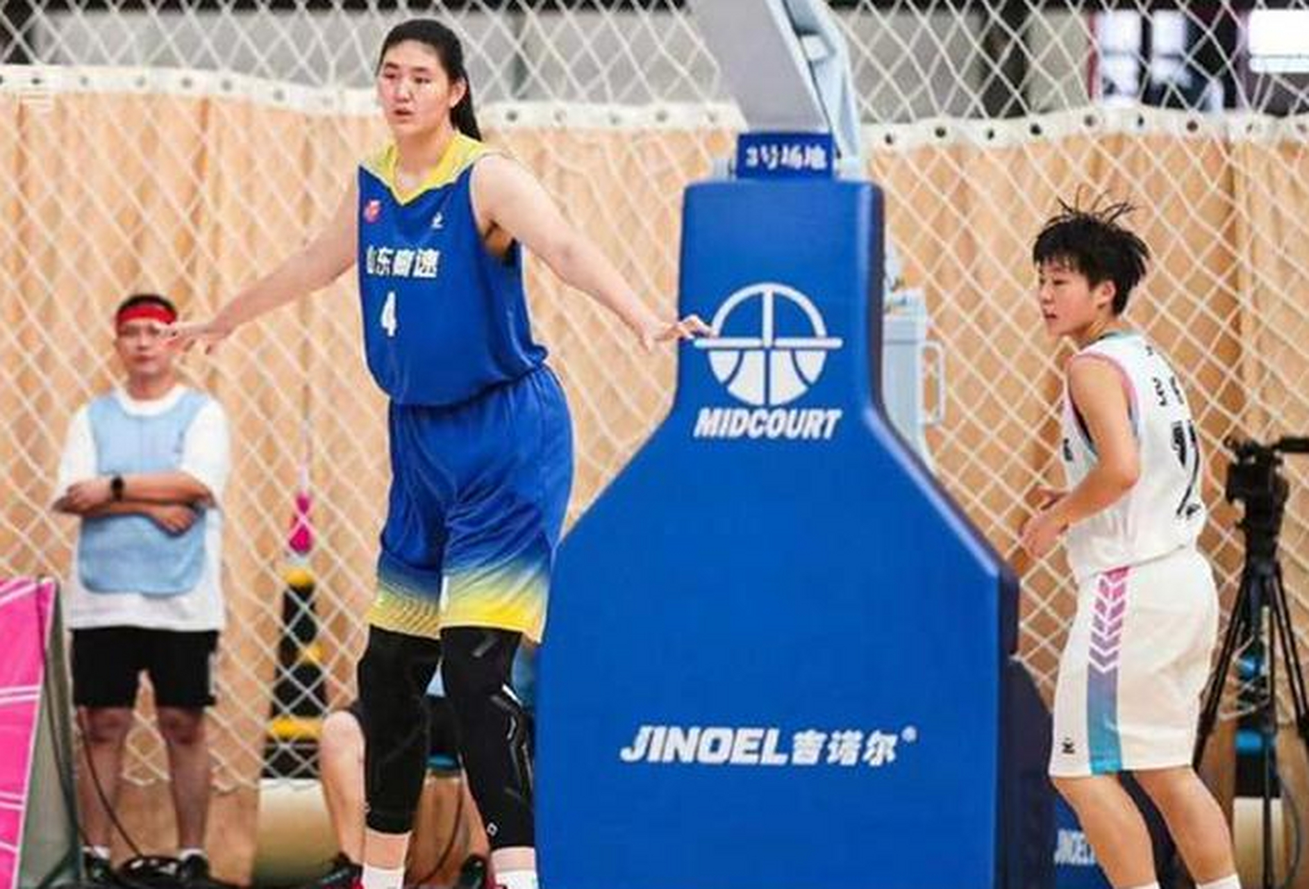 诺尔女队客场败北,遗憾失分 诺尔女队客场败北,遗憾失分