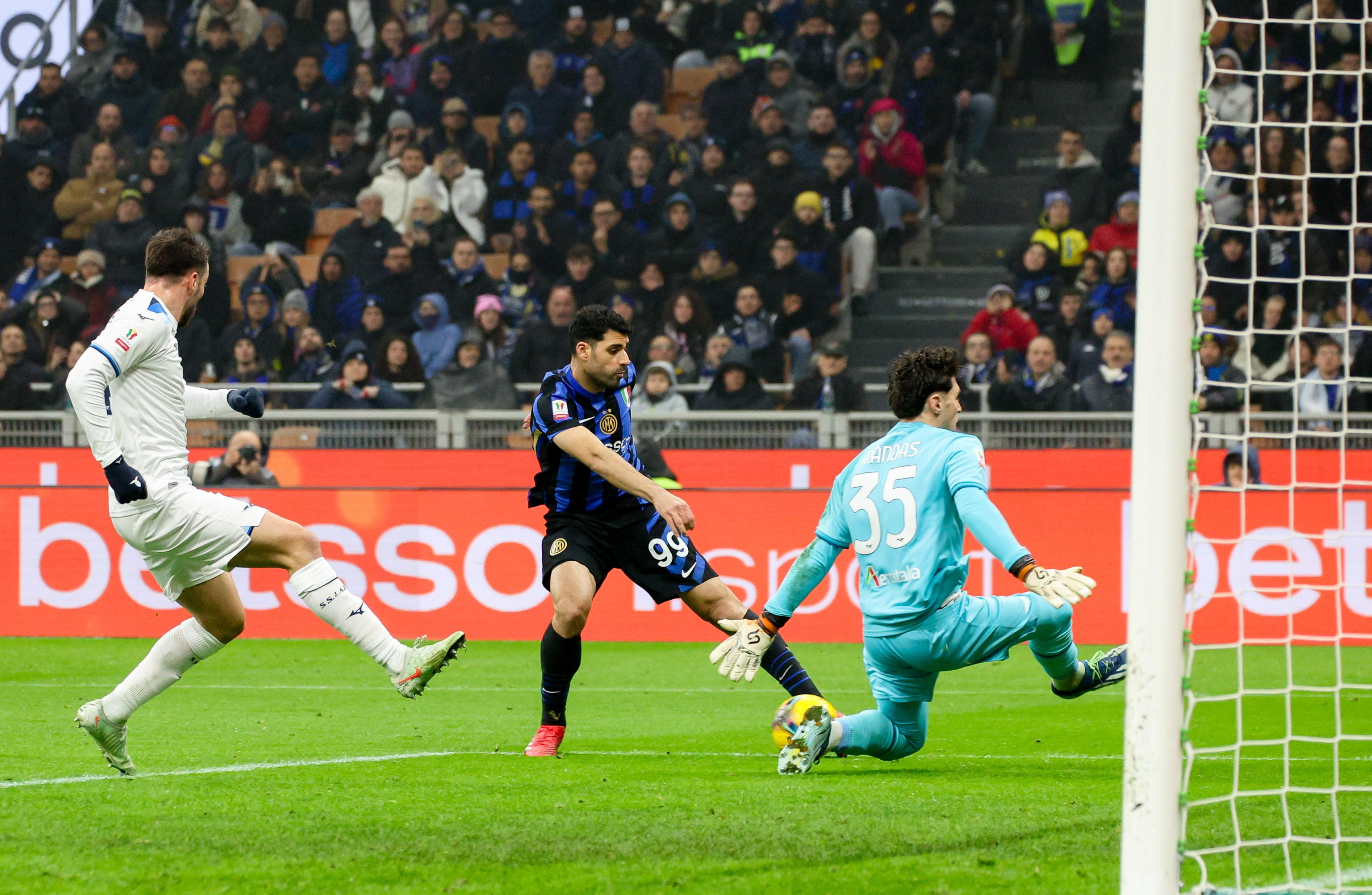 星空体育-意大利足球:国米3-1战胜博洛尼亚,保持不败