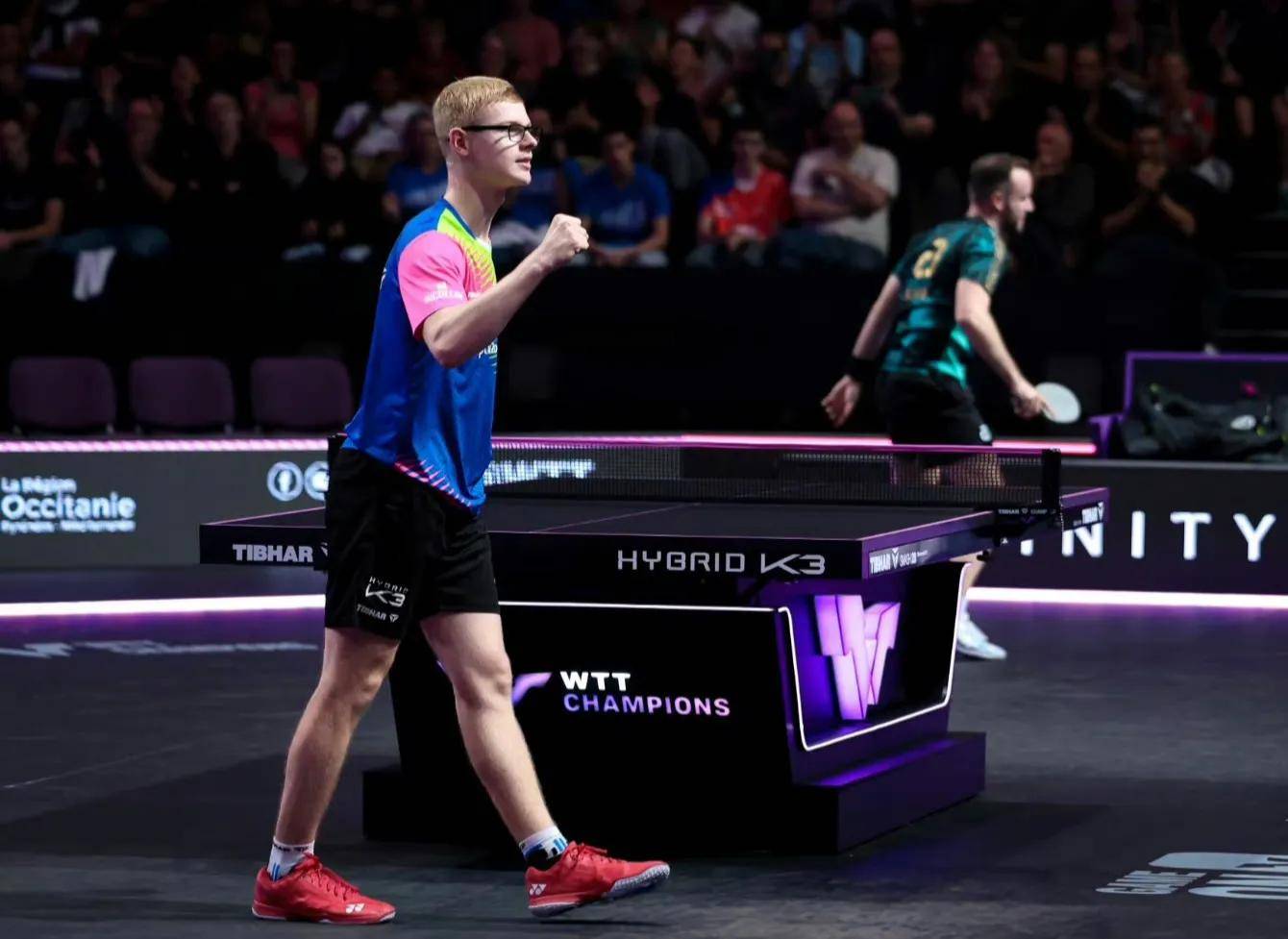 巴西选手跃跃欲试,赢得乒乓球比赛 巴西选手跃跃欲试,赢得乒乓球比赛