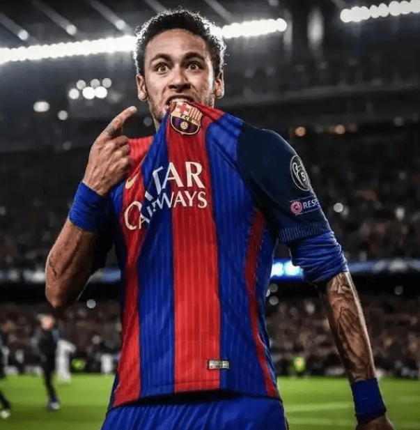 巴西球星内马尔转会传闻不断,球迷猜测他的下一站将是何方 巴西球星内马尔转会传闻不断,球迷猜测他的下一站将是何方