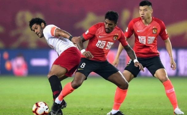 恒大客场大胜重庆,继续保持领先优势 恒大客场大胜重庆,继续保持领先优势