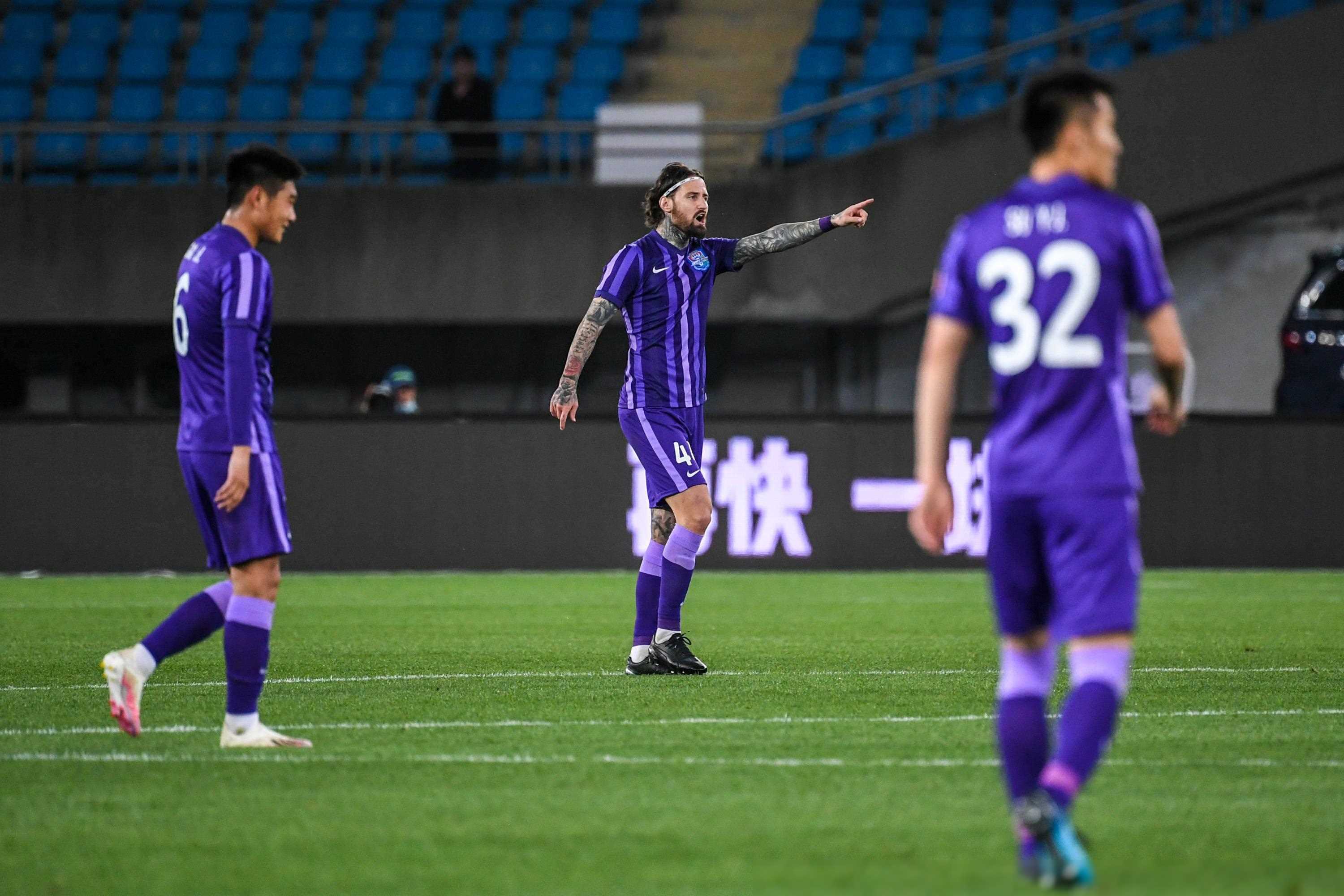 沙尔克04终结连胜纪录,遭遇挑战 沙尔克04终结连胜纪录,遭遇挑战