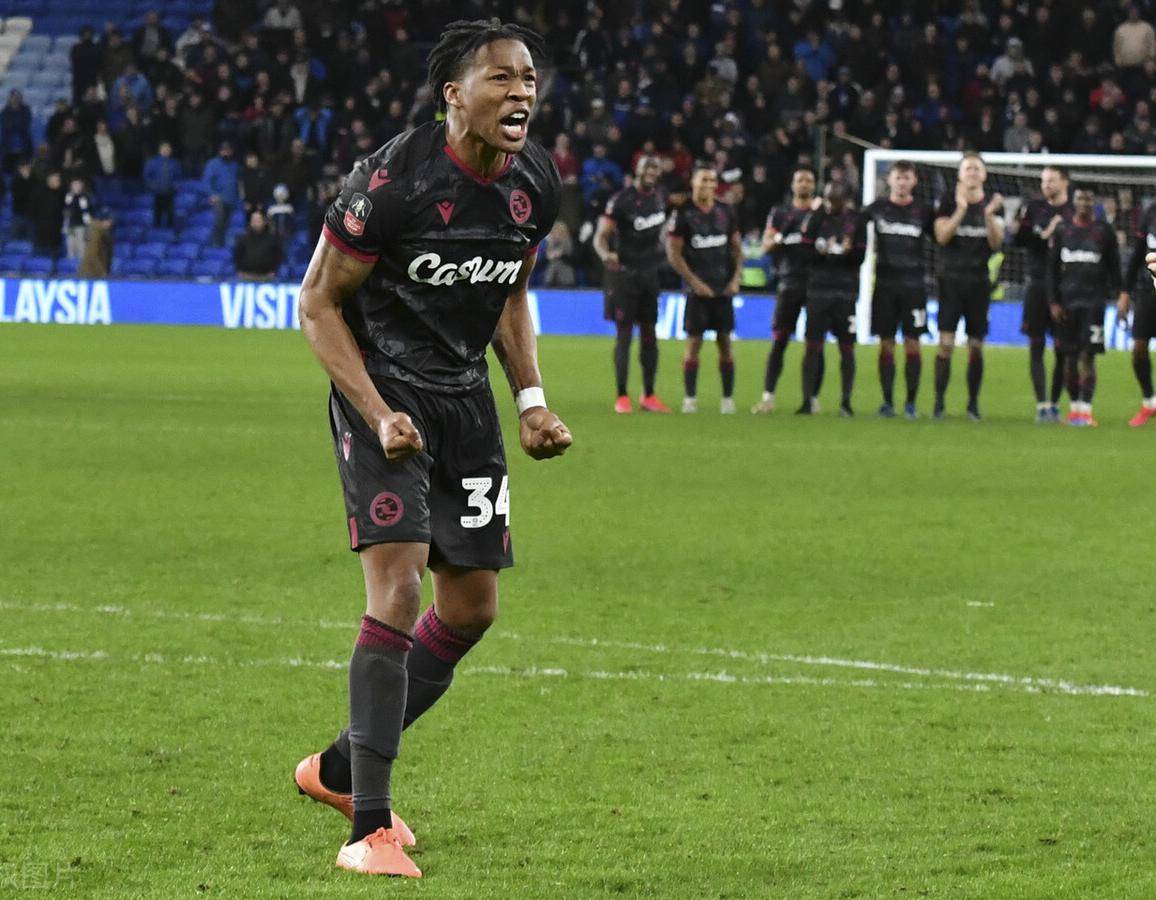 雷丁客场逼平热刺，保级前景渐显