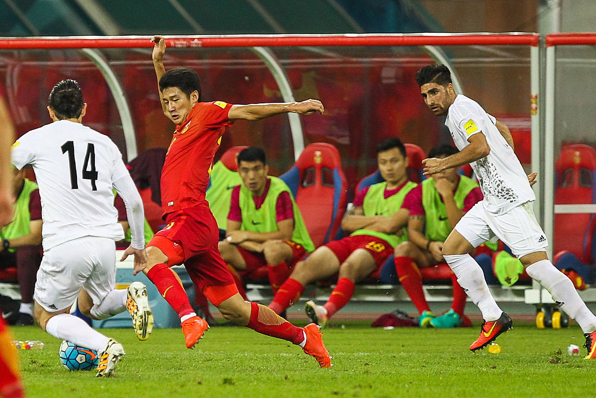 国家队表现出色,力压强敌取得胜利 国家队表现出色,力压强敌取得胜利