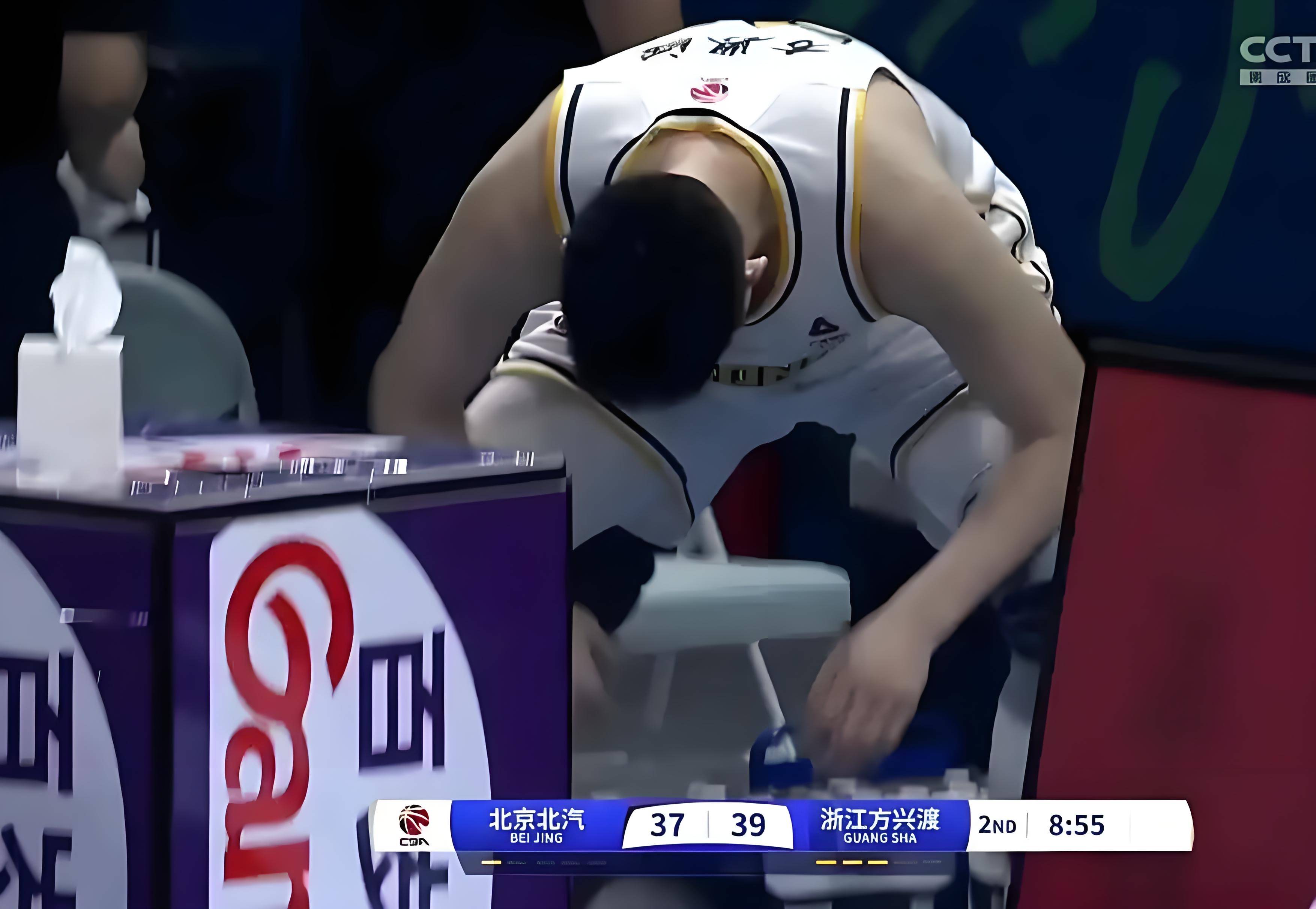 浙江男篮惨遭湖北队逆转,遗憾失利 浙江男篮惨遭湖北队逆转,遗憾失利