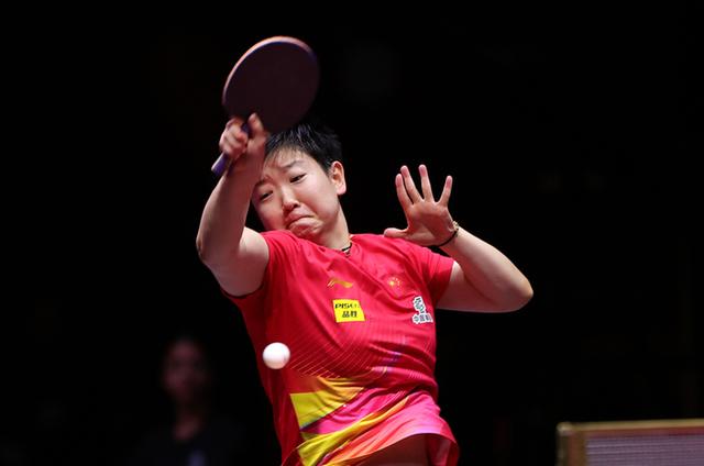 东道主选手欢呼雀跃,卫冕成功 东道主选手欢呼雀跃,卫冕成功