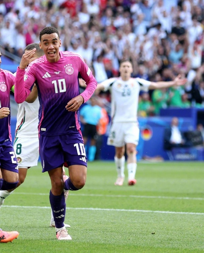 匈牙利球员获邀加盟德甲球队,或将风靡德国赛场 匈牙利球员获邀加盟德甲球队,或将风靡德国赛场