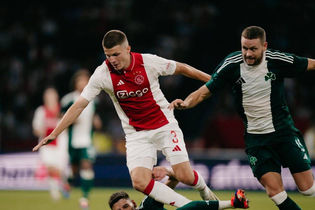 切尔西客场不敌阿贾克斯,惨遭淘汰 切尔西客场不敌阿贾克斯,惨遭淘汰