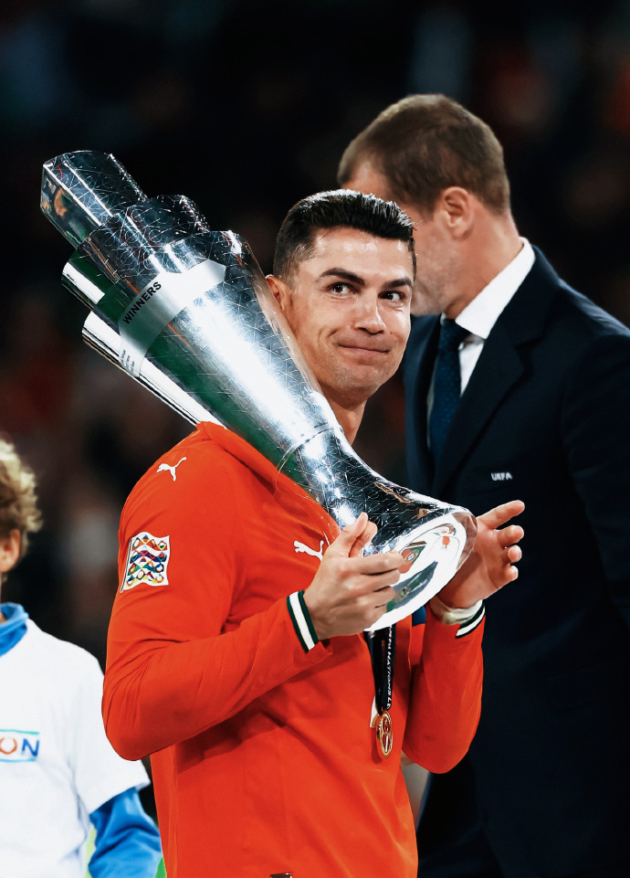 葡萄牙成功晋级,C罗功不可没 葡萄牙成功晋级,C罗功不可没