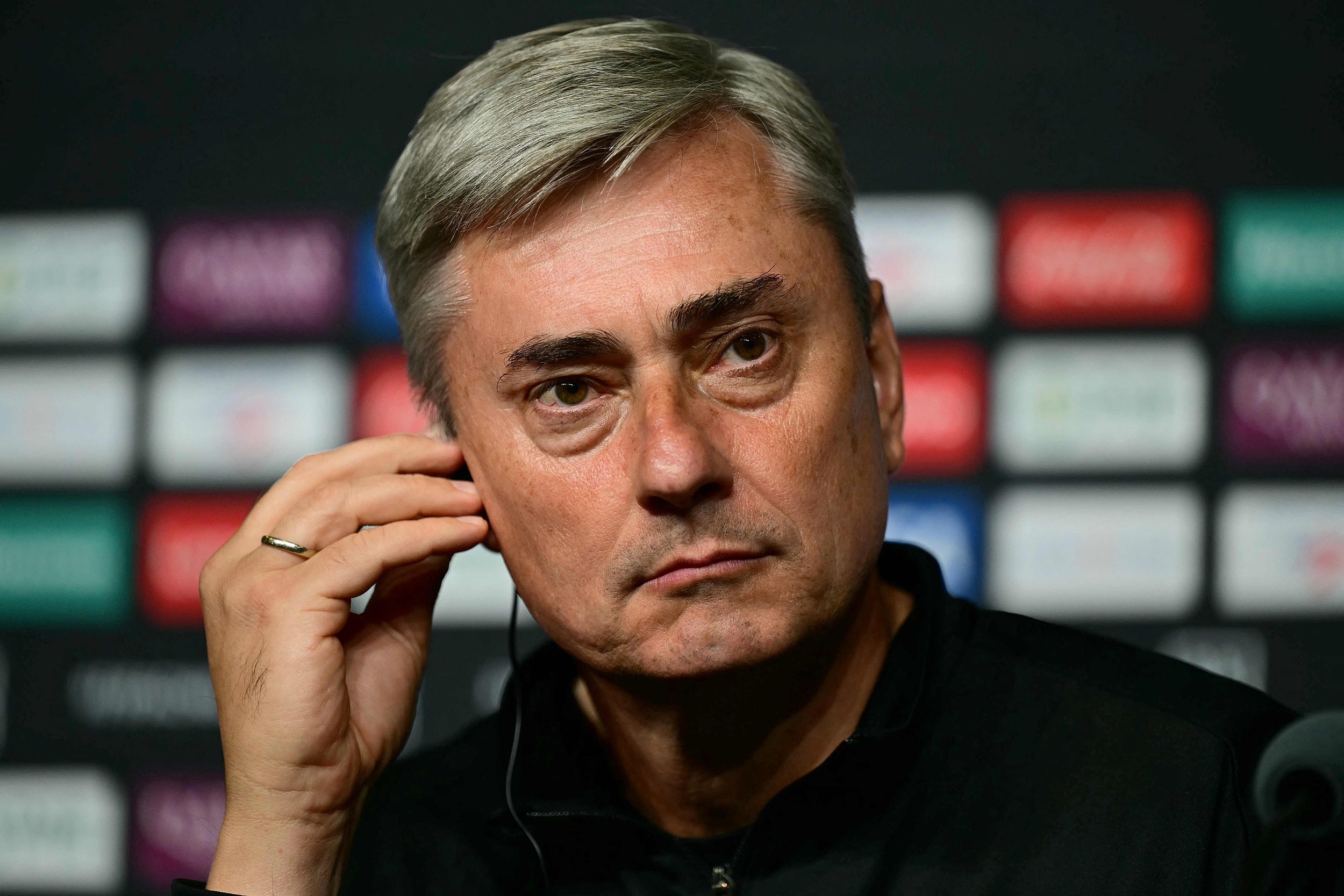 国米中场组织失误频发,主帅寻找解决方案 国米中场组织失误频发,主帅寻找解决方案