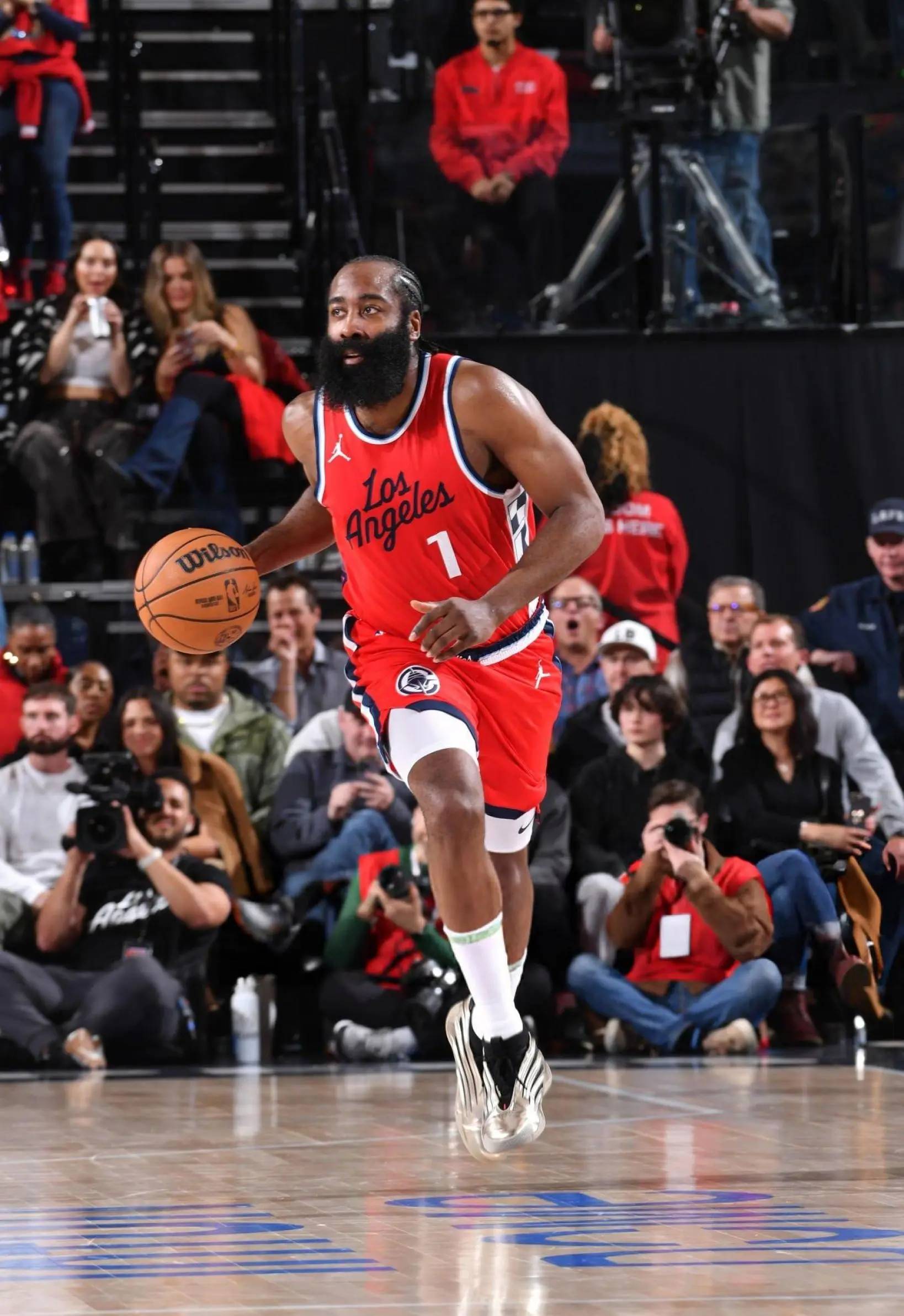 快船核心状态回暖球队士气高涨 快船核心状态回暖球队士气高涨