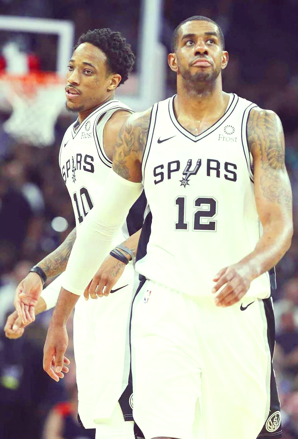 马刺逆转战胜尼克斯,德罗赞贡献全场最高得分 马刺逆转战胜尼克斯,德罗赞贡献全场最高得分